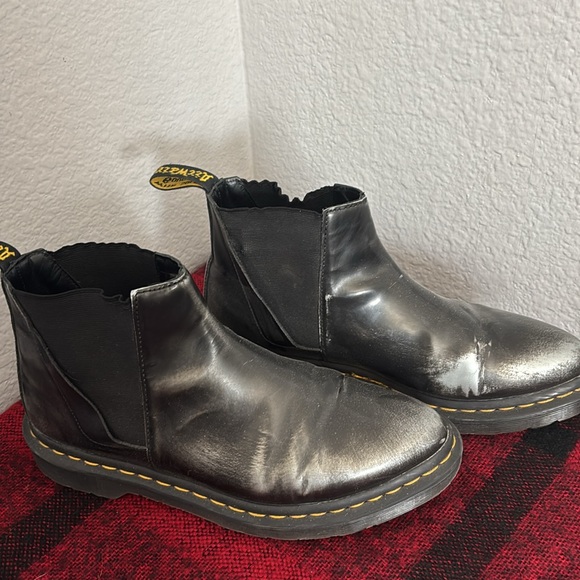 Doc marten Chelsea boots black with silver distressing - Picture 3 of 10